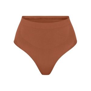 SKIMS SCULPTING MID WAIST THONG - L